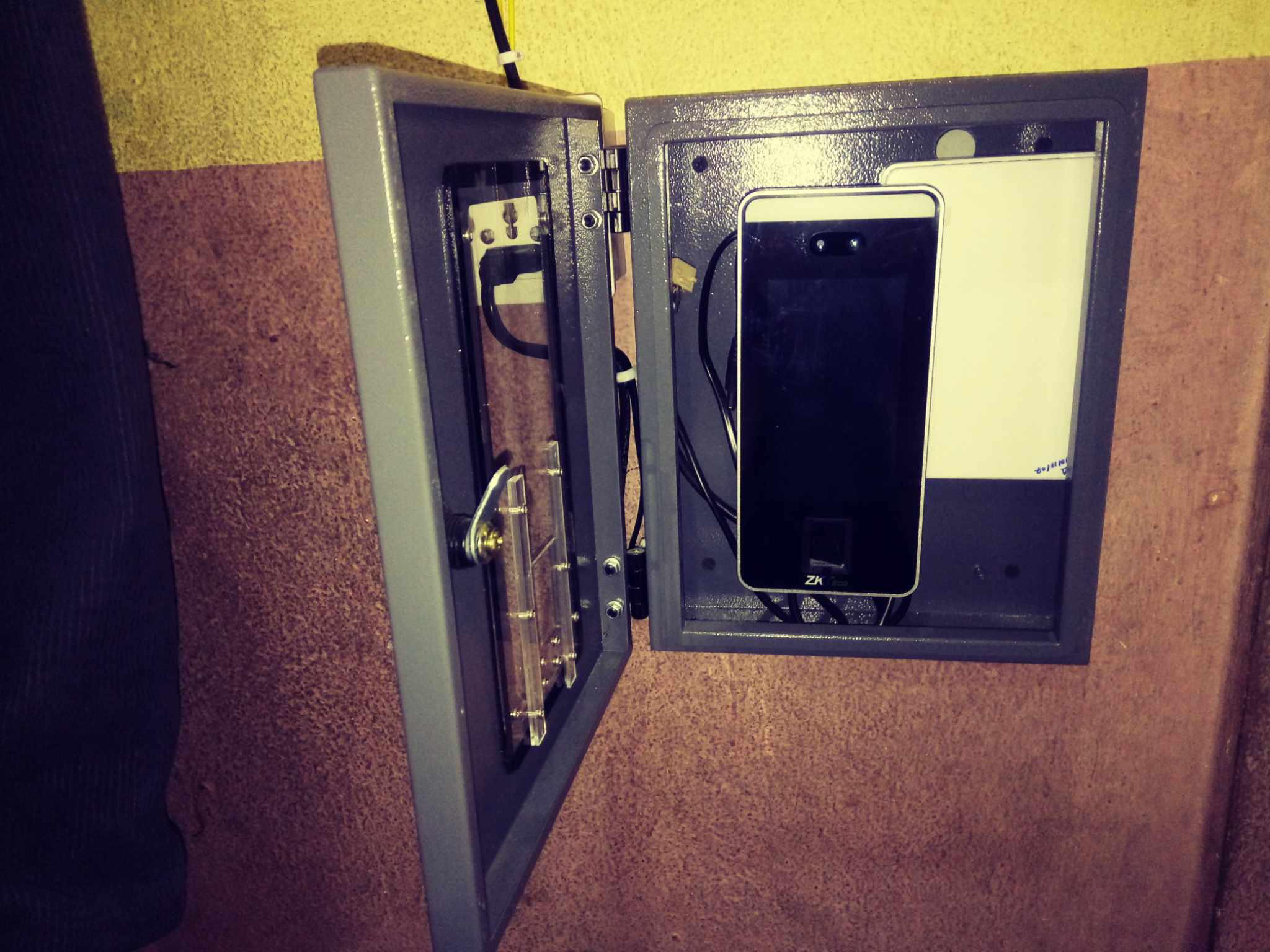 हाजिरका लागि बायोमेट्रिक मशिन जडान कार्य सम्पन्न २०८०।१०।२२