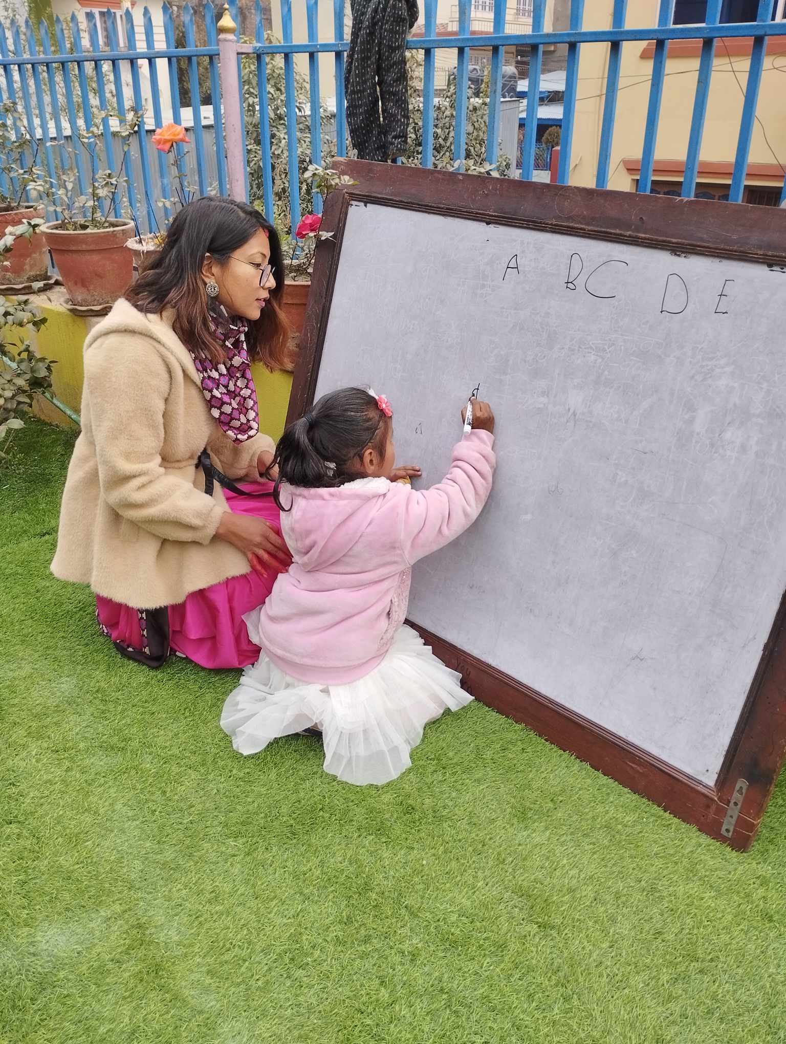 सरस्वती पूजा (वसन्त पञ्चमी) २०८० फागुन २ बुधवारको फोटो